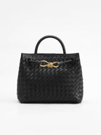 Bolso Con Asa y Detalle De Espiral Metálica