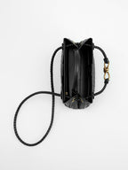 Bolso Con Asa y Detalle De Espiral Metálica